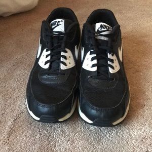 Women’s Nike Air Max 90 Essential